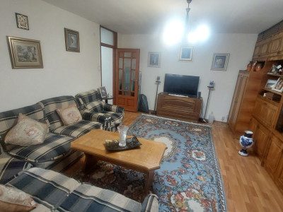 Apartament 3 camere decomandat, parter, George Enescu zona Liceul de Chimie