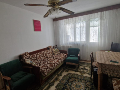 Apartament 3 camere, semidecomandat, 55mp, Calea Bucuresti, zona Nanterre