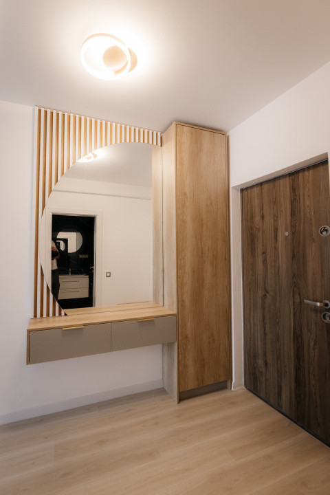 DE VÂNZARE – Apartament 3 camere complet mobilat și finisat – strada Lămâiței 