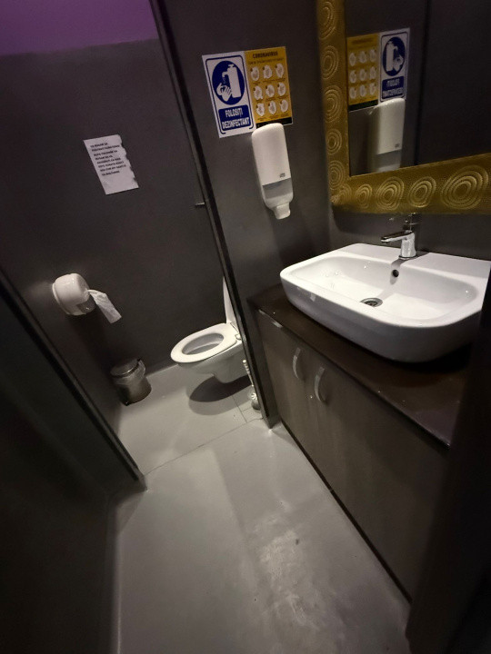 Spatiu comercial, S+P 160 mp utili, parcare privata, vitrina, Selimbar-Bdul M V