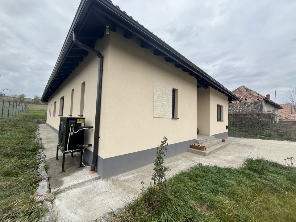 Casa OFF Grid 4 camere în Săliștea Veche