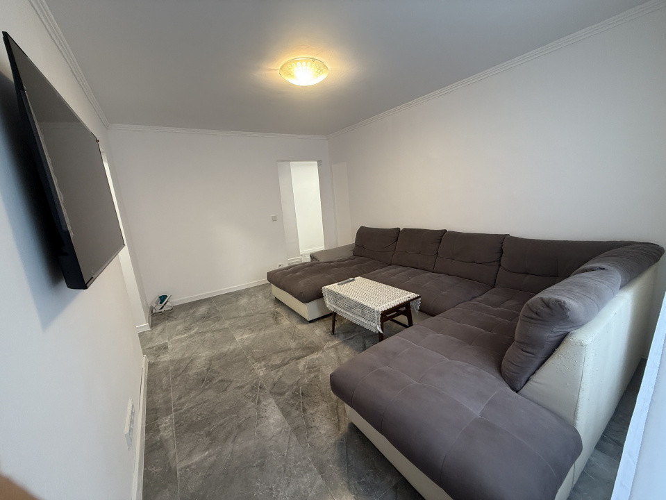 Apartament 3 camere renovat, vis - a - vis de Mega Mall - mutare imediata 