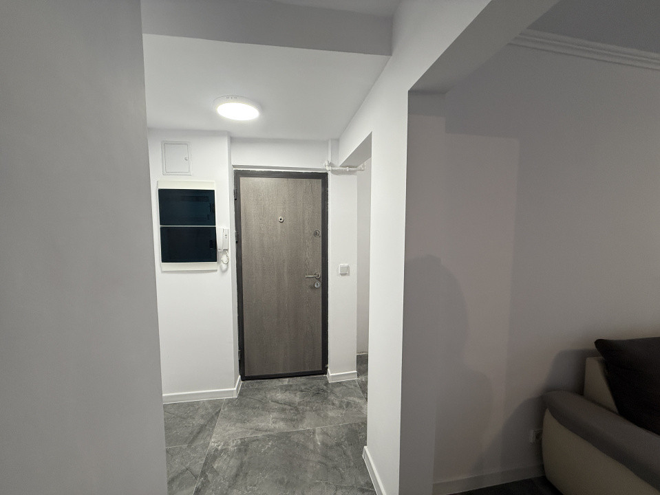 Apartament 3 camere renovat, vis - a - vis de Mega Mall - mutare imediata 