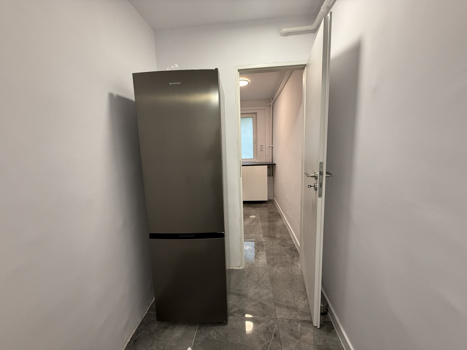 Apartament 3 camere renovat, vis - a - vis de Mega Mall - mutare imediata 