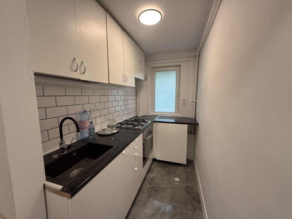 Apartament 3 camere renovat, vis - a - vis de Mega Mall - mutare imediata 