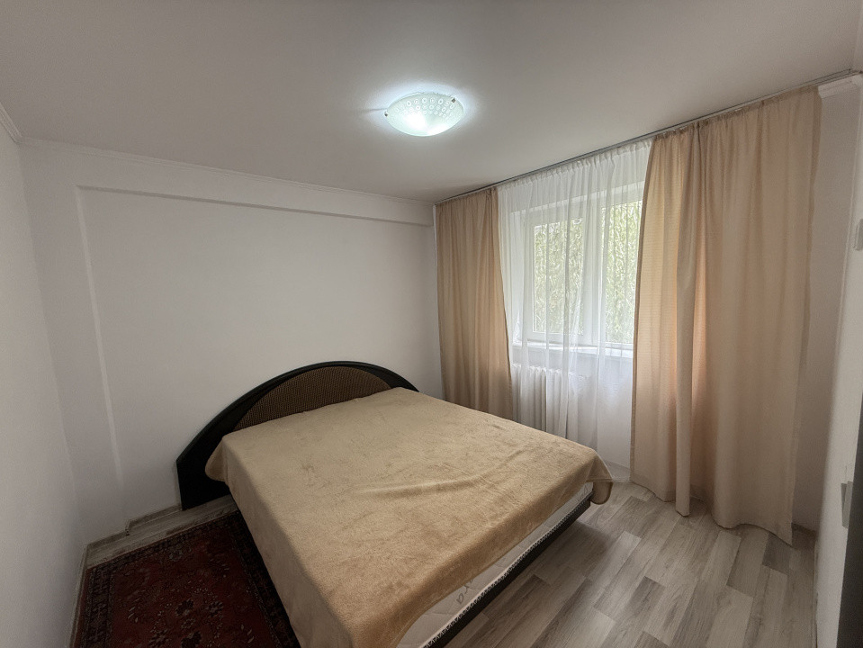 Apartament 3 camere renovat, vis - a - vis de Mega Mall - mutare imediata 