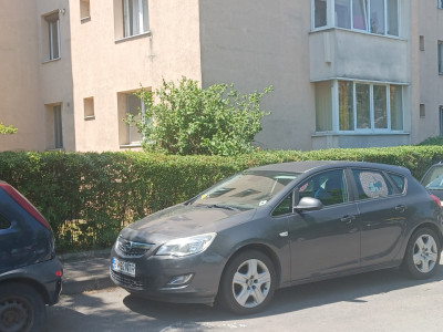 De vanzare apartament 2 camere circular Astra - Planete