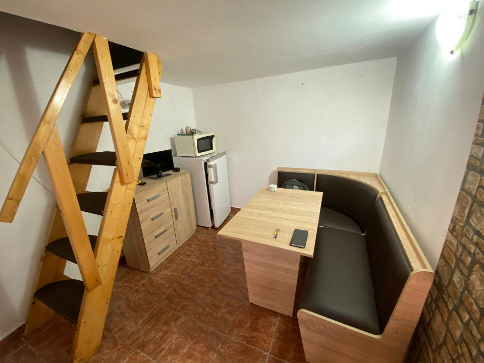 Garsoniera ultracentrală, mobilată, utilată, 11 mp utili, T. Moșoiu 