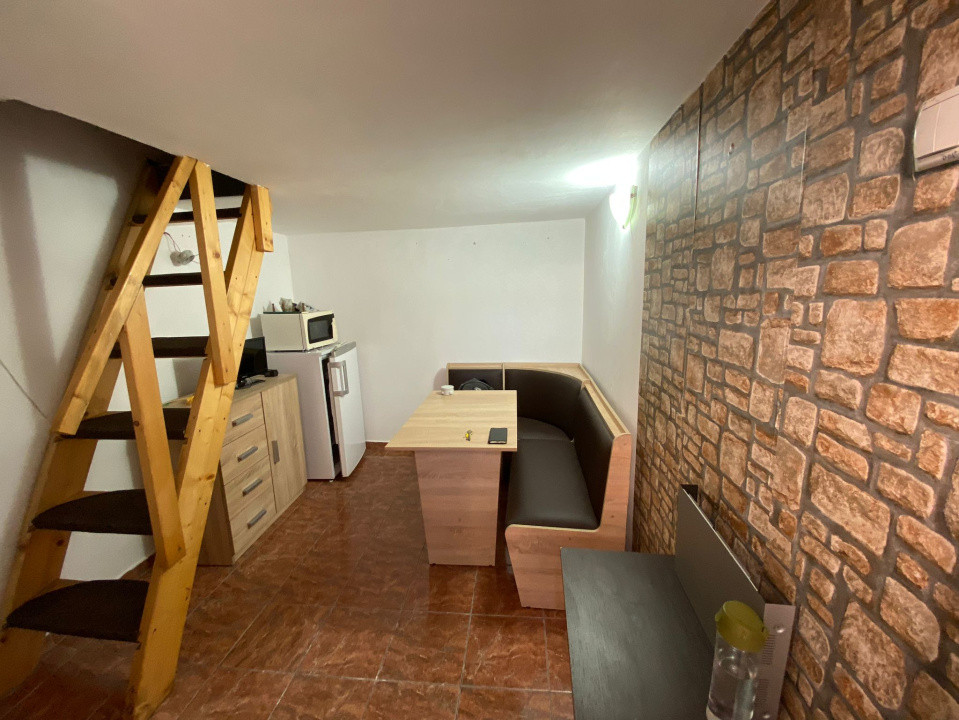 Garsoniera ultracentrală, mobilată, utilată, 11 mp utili, T. Moșoiu 