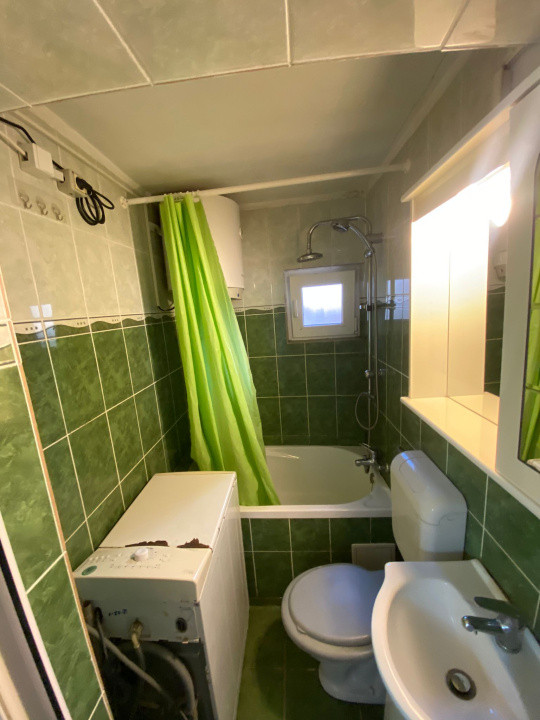 Garsoniera ultracentrală, mobilată, utilată, 11 mp utili, T. Moșoiu 