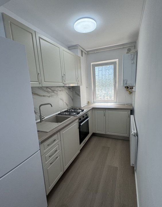 Inchiriere apartament 2 camere parțial mobilat, str.Hărmanului
