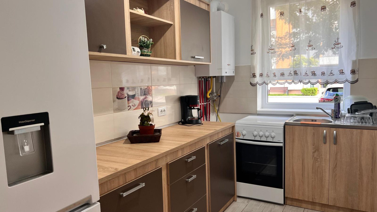 CHIRIE | 2 camere decomandat + gradina privata | Loc parcare inclus 