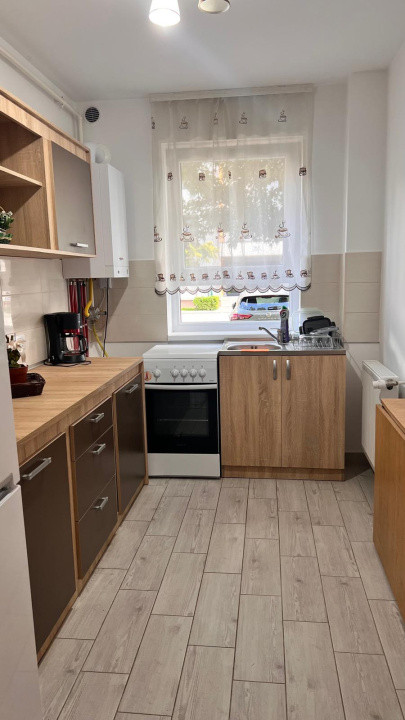 CHIRIE | 2 camere decomandat + gradina privata | Loc parcare inclus 