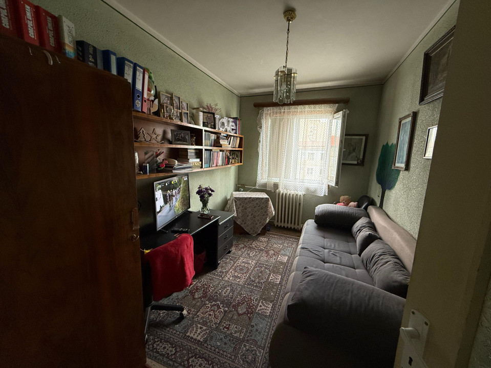 Apartament 3 camere, 51 mp, cartier Craiovita Noua, Zona Niela