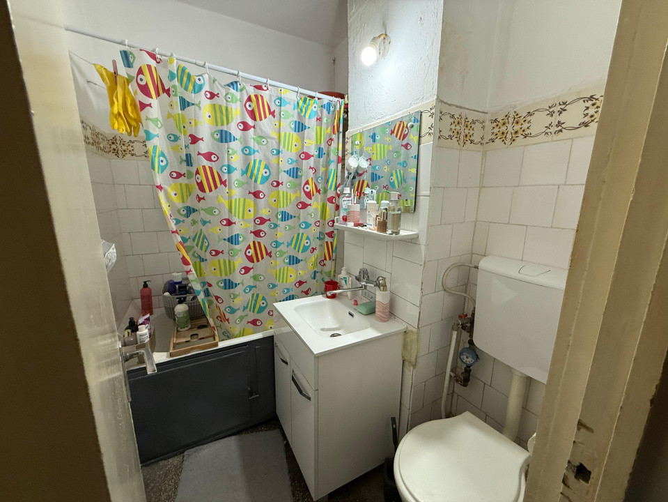 Apartament 3 camere, 51 mp, cartier Craiovita Noua, Zona Niela