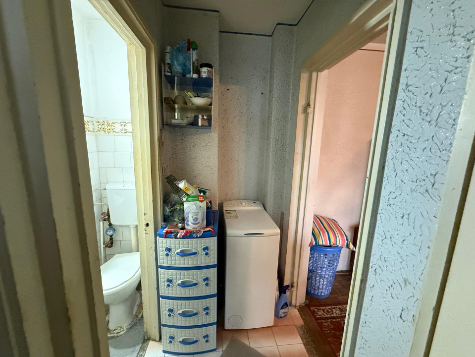 Apartament 3 camere, 51 mp, cartier Craiovita Noua, Zona Niela