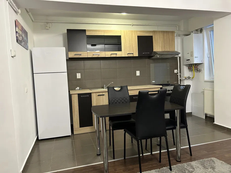 Apartament Cedonia pentru închiriere 