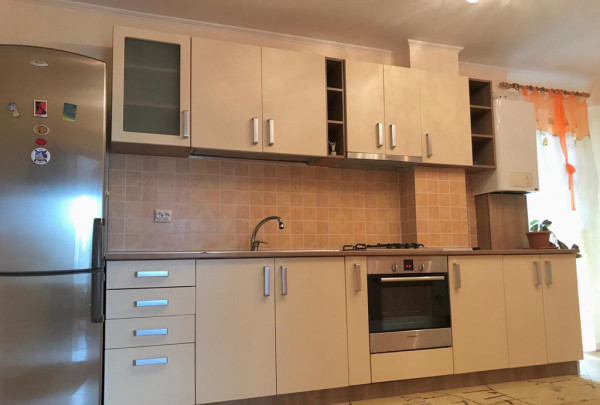 Închiriere apartament 3 camere – mobilat, etaj 1, zona Rahova – Sibiu