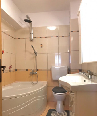 Închiriere apartament 3 camere – mobilat, etaj 1, zona Rahova – Sibiu