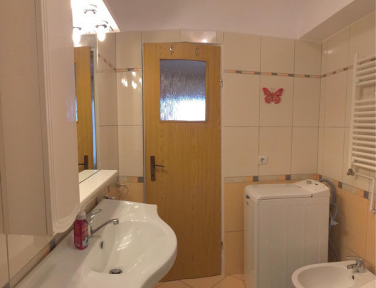 Închiriere apartament 3 camere – mobilat, etaj 1, zona Rahova – Sibiu