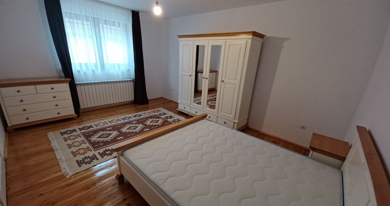 Casa 2 camere- singur in curte, Lazaret