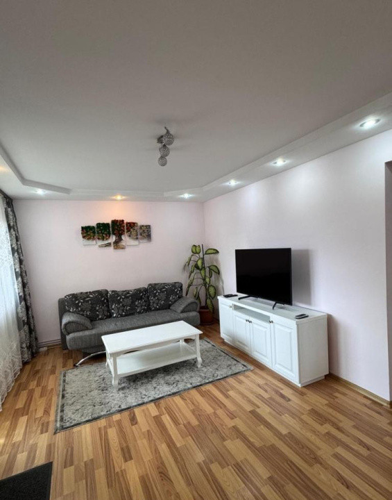 🔑Apartament 3 camere decomandate🏠 Etaj 1, curte+ parcare, lângă Promenada Mall