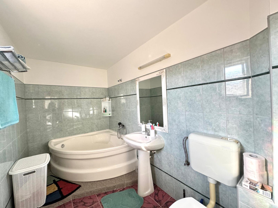 Duplex de vazanre in zona Grigore Ureche - intr-o zona linistita 