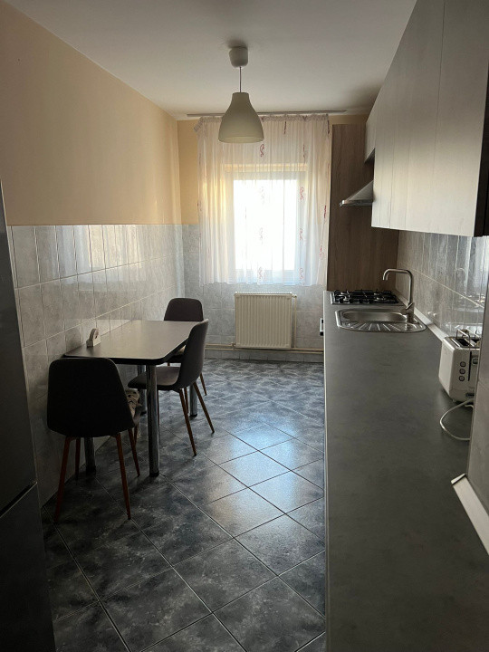 Inchiriere apartament 3 camere 650€ Astra 