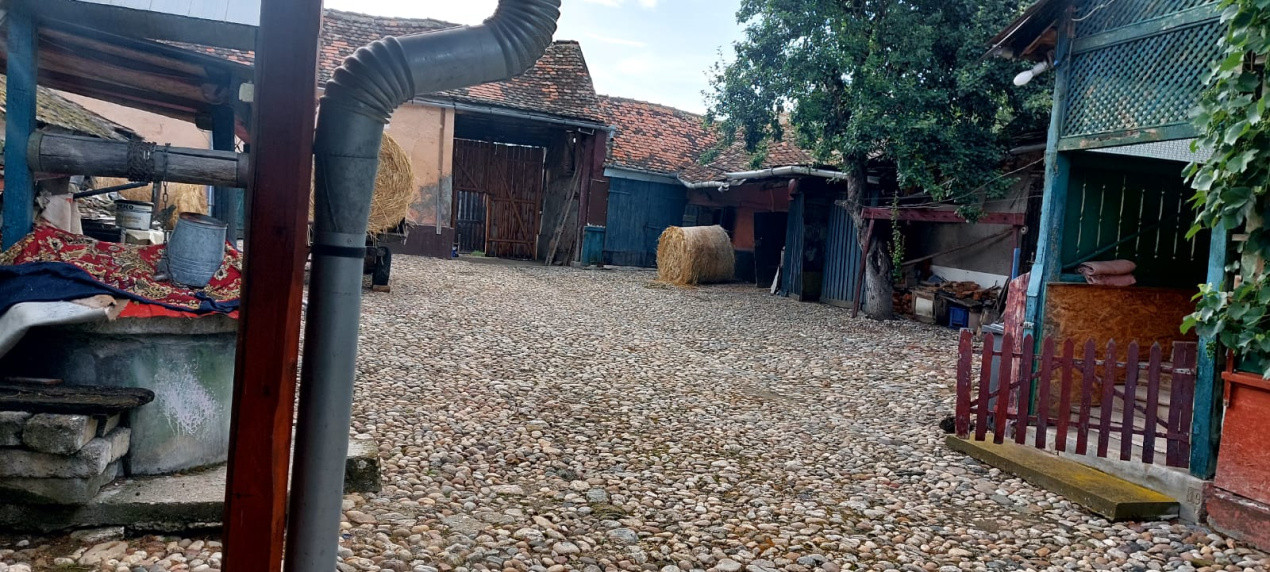 Casa 6 camere suprafata utila 190mp si teren 1440mp,spre vanzare in NOU SB