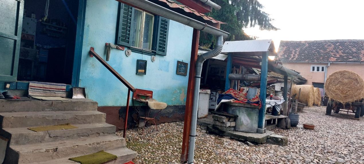 Casa 6 camere suprafata utila 190mp si teren 1440mp,spre vanzare in NOU SB
