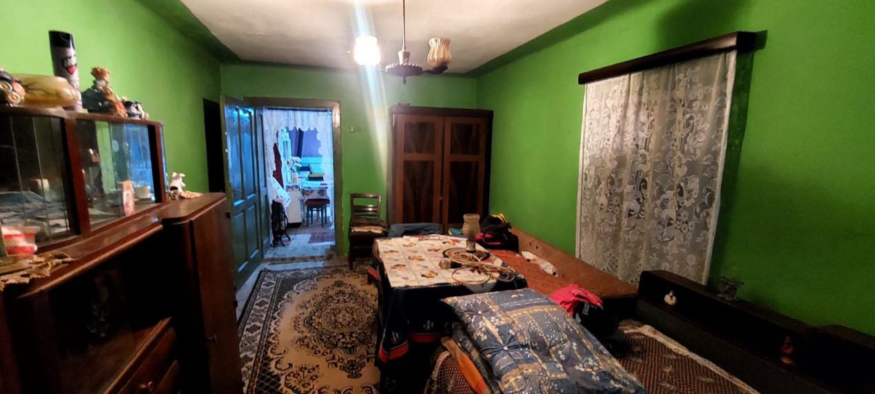 Casa 6 camere suprafata utila 190mp si teren 1440mp,spre vanzare in NOU SB