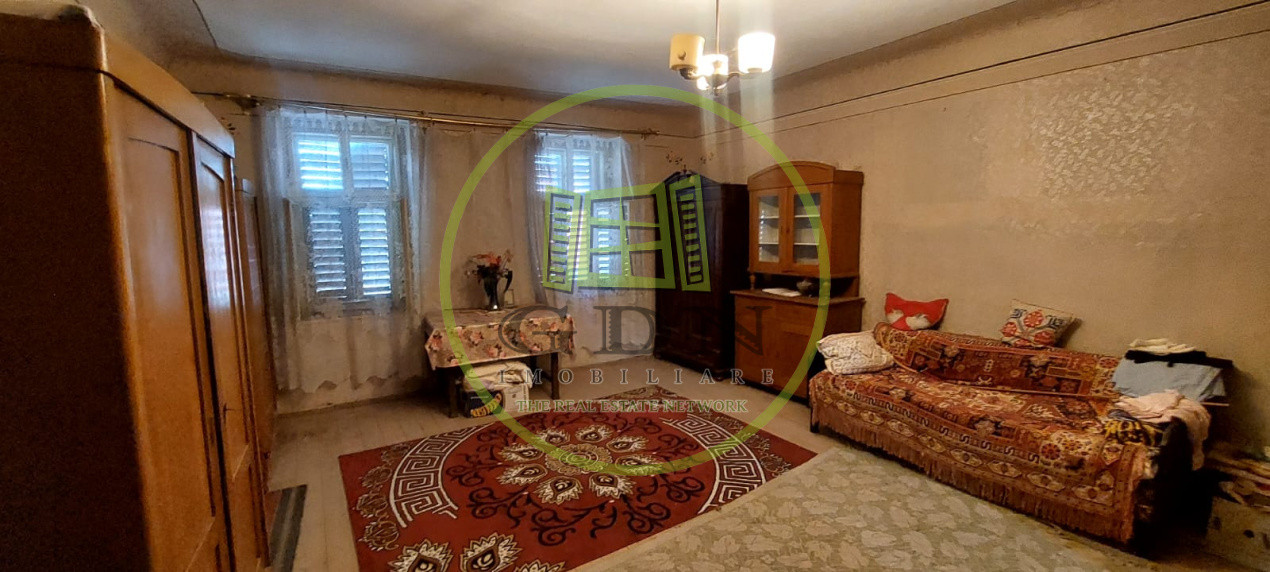 Casa 6 camere suprafata utila 190mp si teren 1440mp,spre vanzare in NOU SB