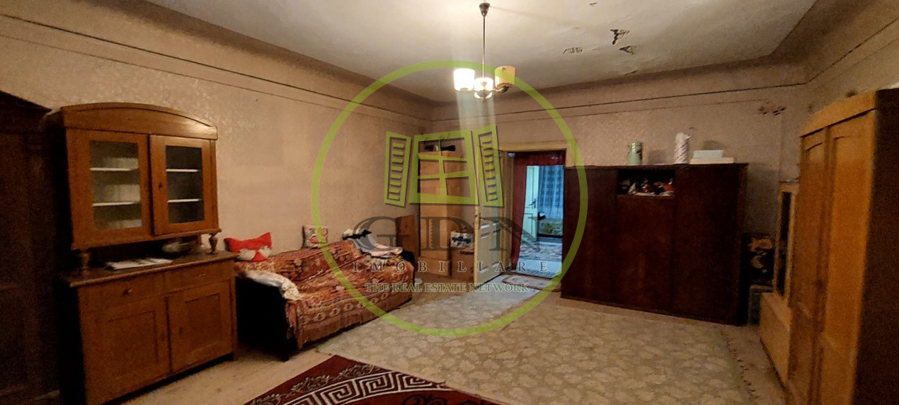 Casa 6 camere suprafata utila 190mp si teren 1440mp,spre vanzare in NOU SB