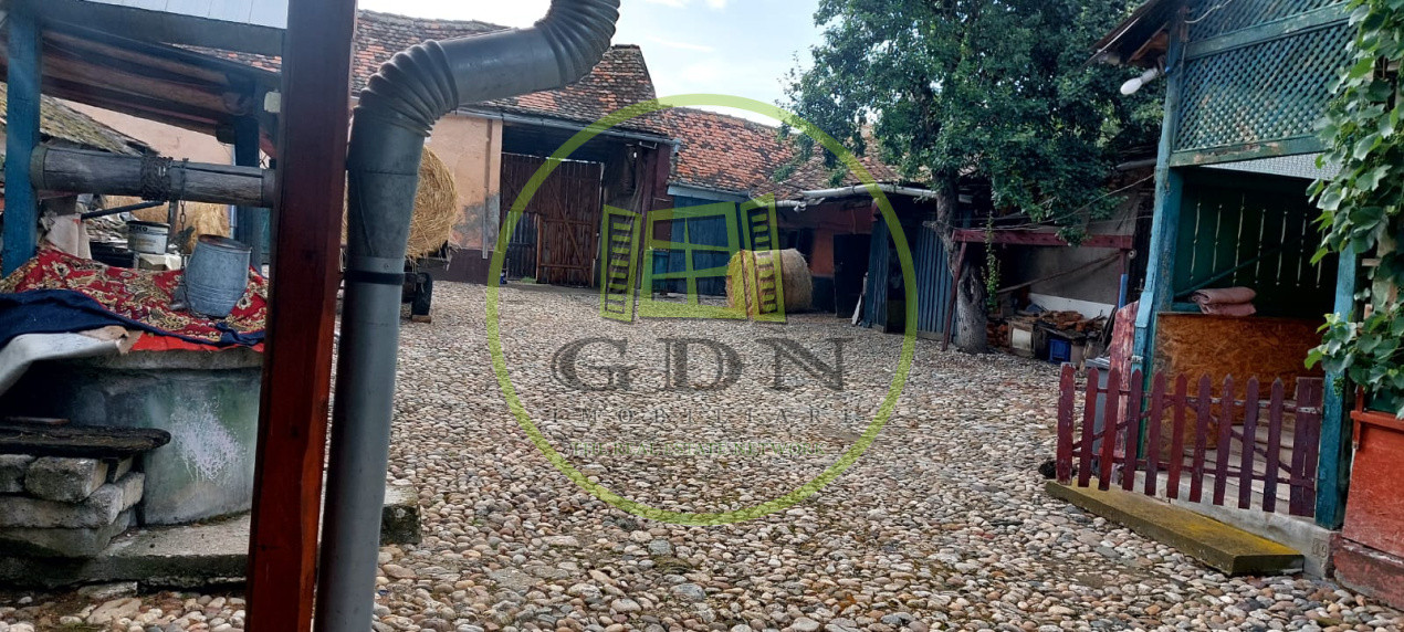 Casa 6 camere suprafata utila 190mp si teren 1440mp,spre vanzare in NOU SB