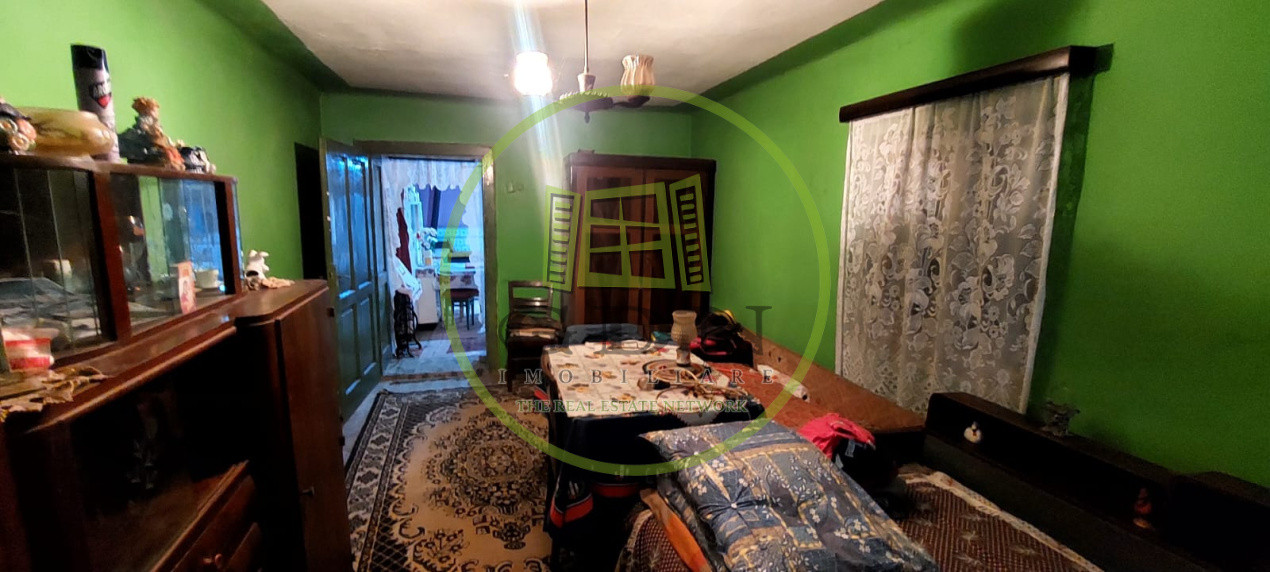 Casa 6 camere suprafata utila 190mp si teren 1440mp,spre vanzare in NOU SB