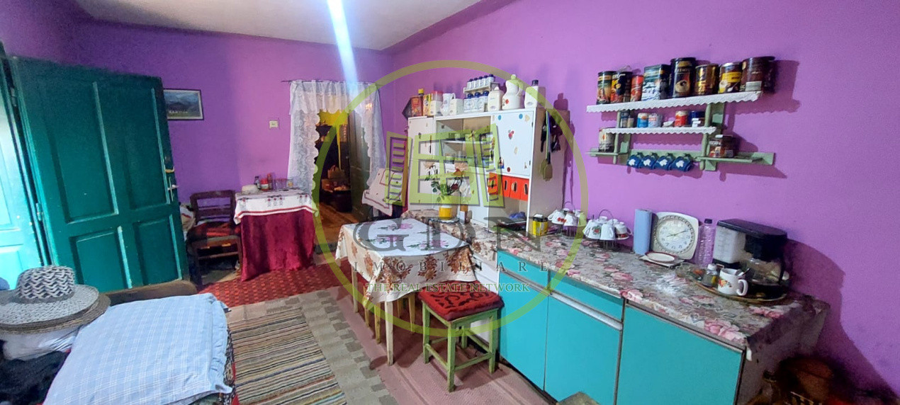 Casa 6 camere suprafata utila 190mp si teren 1440mp,spre vanzare in NOU SB