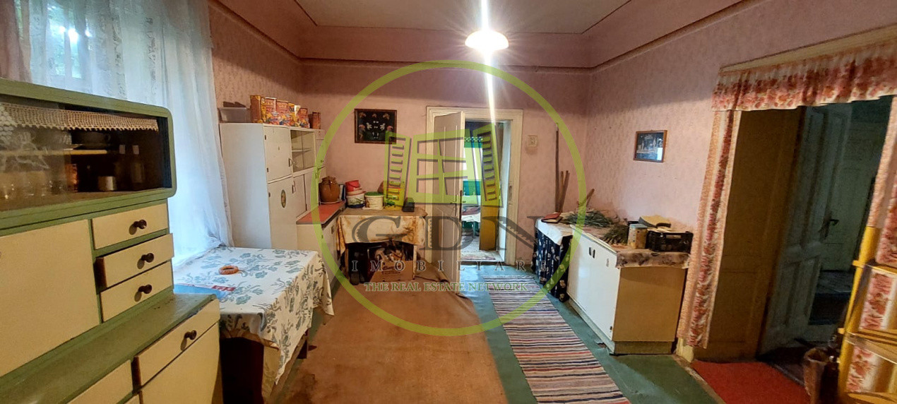 Casa 6 camere suprafata utila 190mp si teren 1440mp,spre vanzare in NOU SB