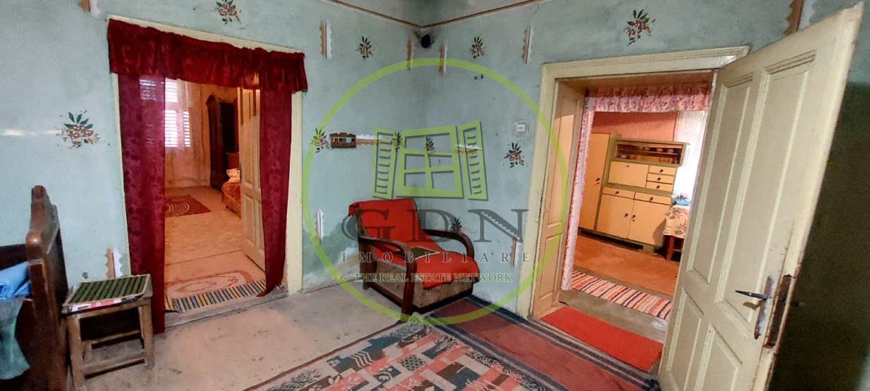 Casa 6 camere suprafata utila 190mp si teren 1440mp,spre vanzare in NOU SB