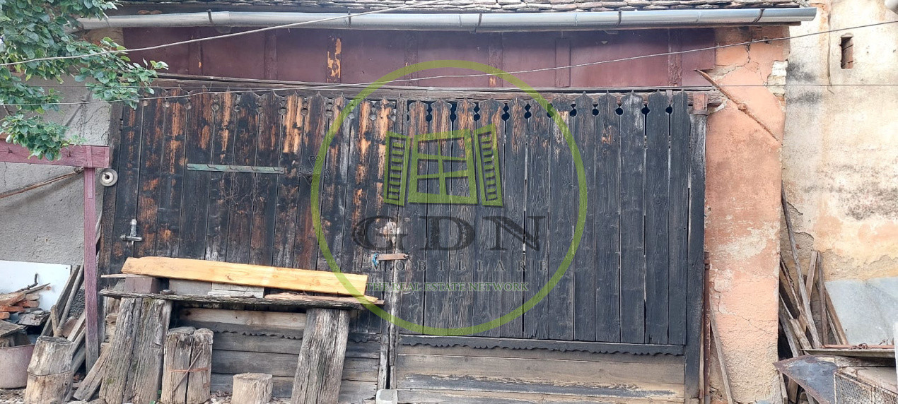 Casa 6 camere suprafata utila 190mp si teren 1440mp,spre vanzare in NOU SB