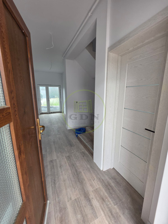 Duplex 4 camere, 128 mp, 2 locuri de parcare.