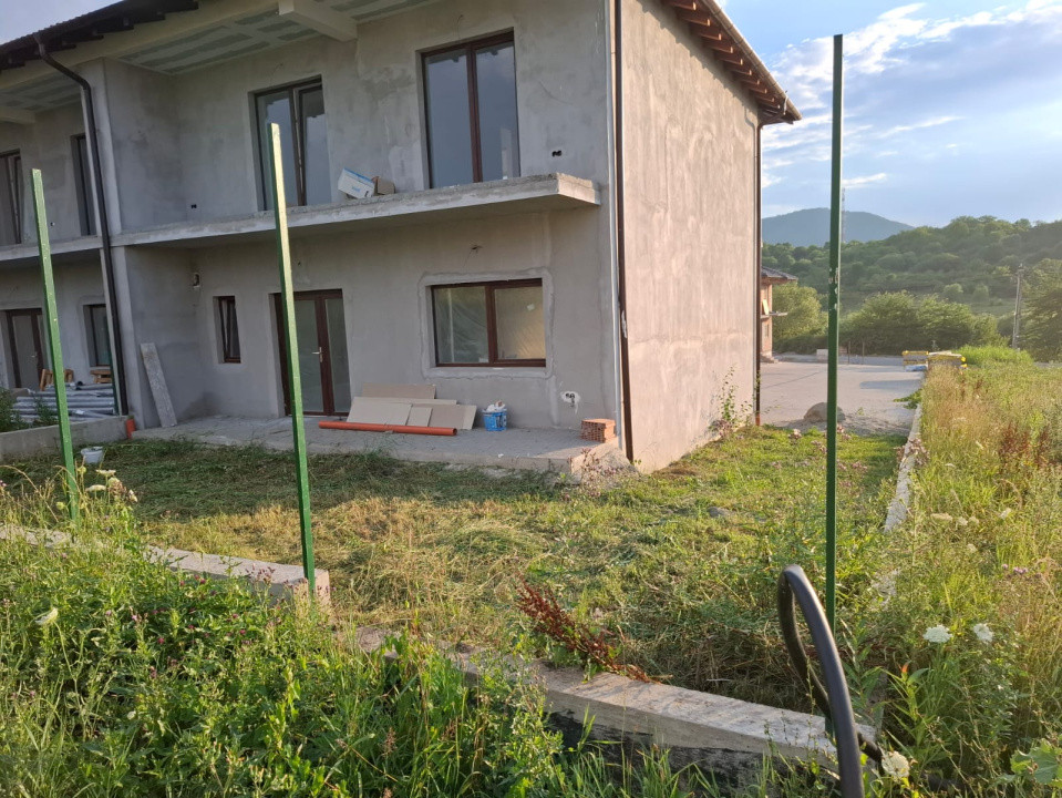  Casa individuala, 4 camere, 152mp, 2 locuri de parcare.