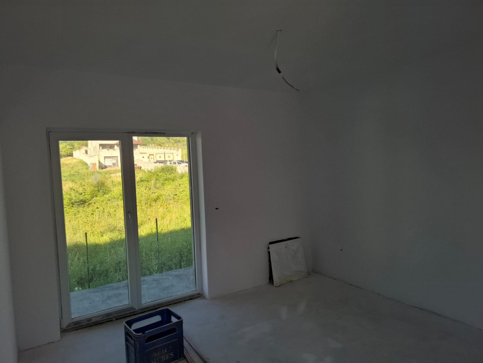  Casa individuala, 4 camere, 152mp, 2 locuri de parcare.