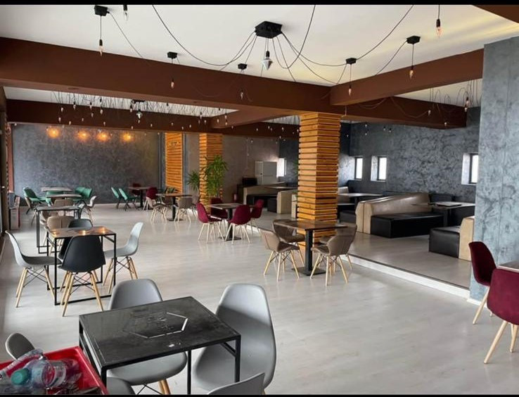 Spațiu comercial – 200 mp utili – zonă cu vad excelent (pietonal & auto)