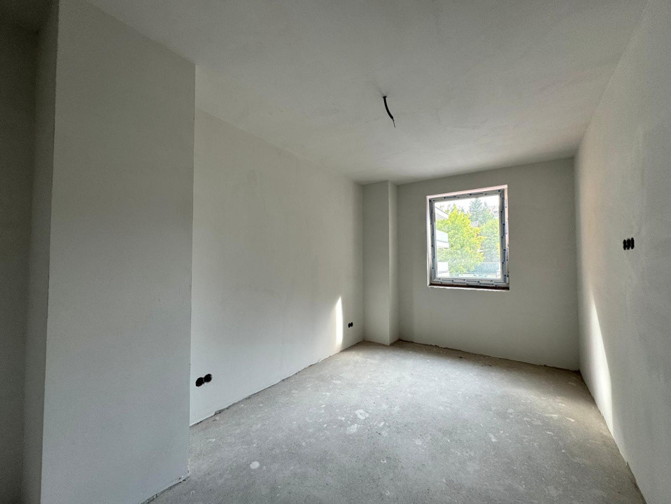 Apartament de vanzare - 3 camere - etaj 1 bloc nou finalizat Stefan cel Mare