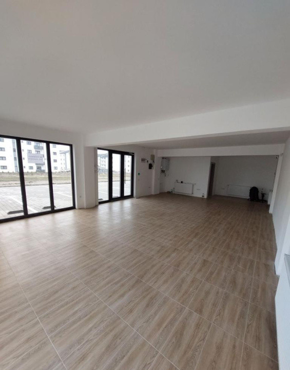 Spațiu comercial – 70 mp utili + curte + 3 locuri de parcare -Arhitectilor