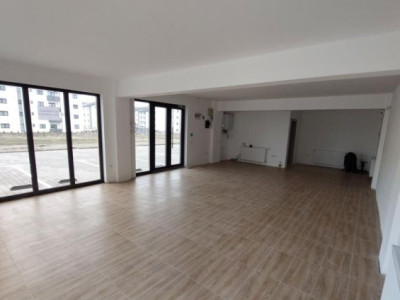 Spațiu comercial – 70 mp utili + curte + 3 locuri de parcare -Arhitectilor