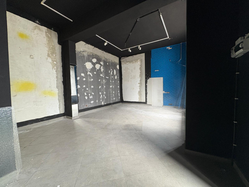 Spatiu comercial, 44 mp, Calea Bucuresti, Zona Centrala