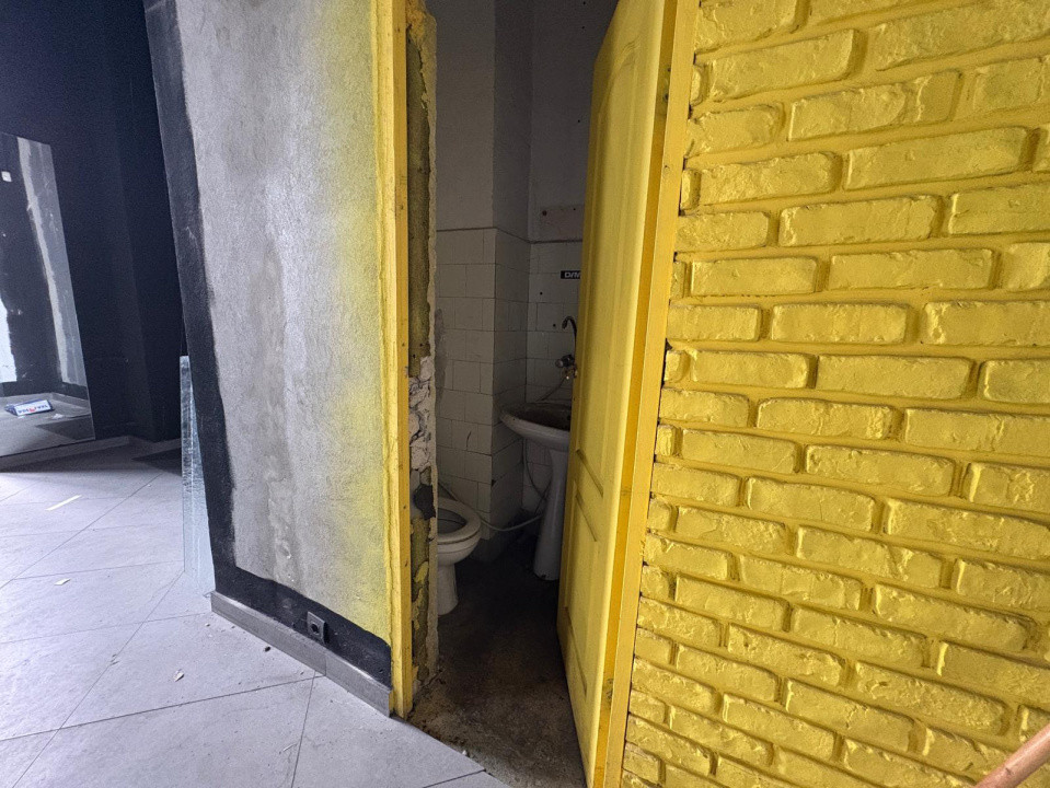 Spatiu comercial, 44 mp, Calea Bucuresti, Zona Centrala