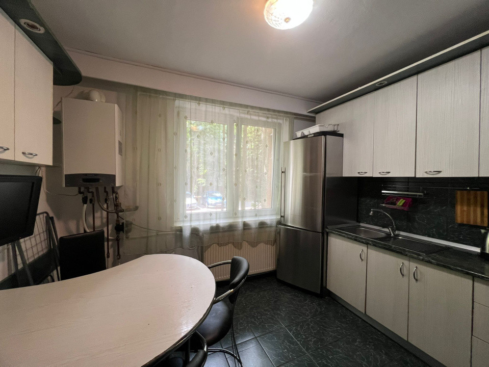 Apartament zona Petre Dulfu cu 3 camere 