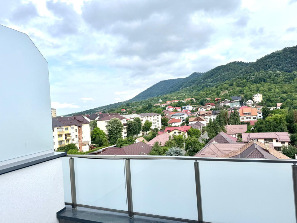 Apartament tip penthouse cu 3 camere si terasa generoasa - bloc nou - Sasar